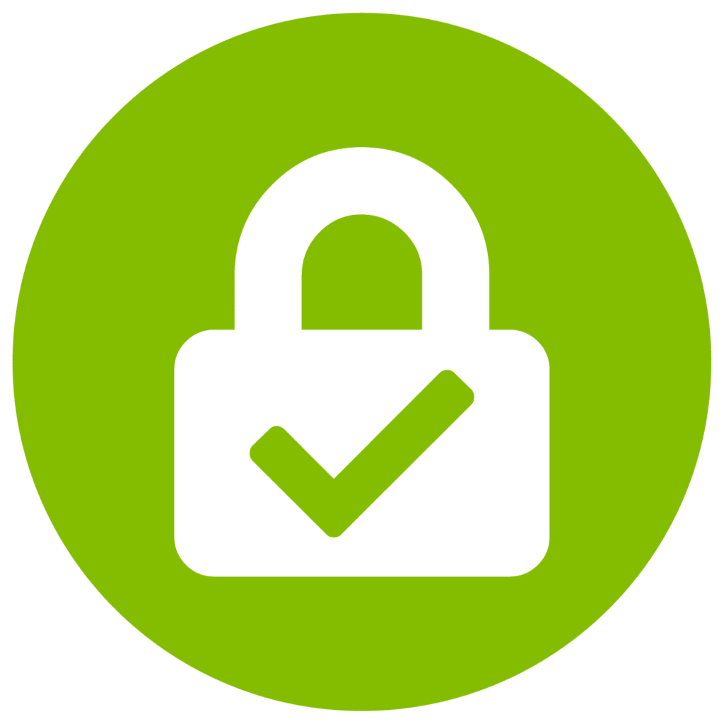 緑色の鍵とチェックマークが付いたセキュリティとコンプライアンスのロゴ